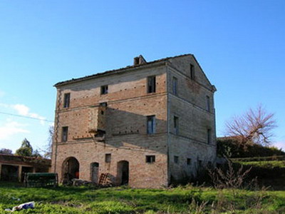 Farmhouses Marche - Front of the house.